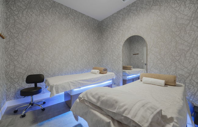 Luxury 3BR with Private Rooftop - Photo 27