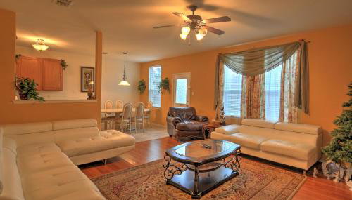 Quiet Arlington House with Yard near Joe Pool Lake! - Foto 4