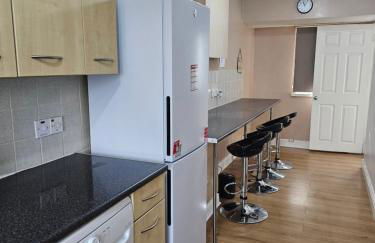 Orpington North Townhouse - Photo 14