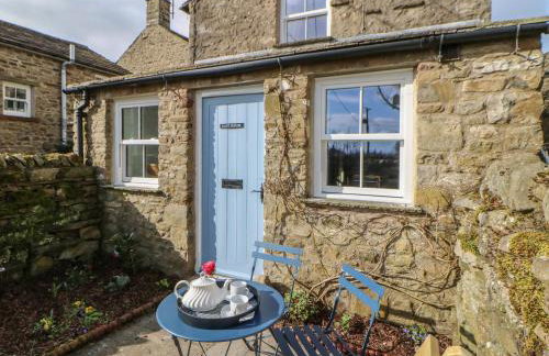 East House - Photo 2