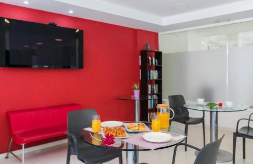 Cosmos Hotel - Photo 8