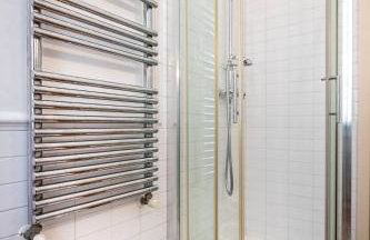 YD Bright 2-Bedroom Retreat with Elevator - Foto 23