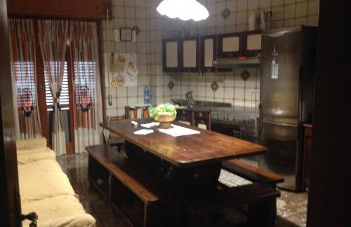 Comodo appartamento in zona centrale e strategica. - Foto 2