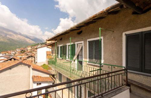 Sciura Elena's Terrace With Lake, Mounts & Valley by Halldis - Foto 37