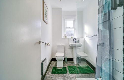 Budget 1-Bed Flat in Manchester - Photo 7