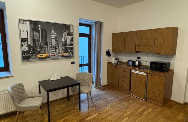 Studio - Sleeps 2 -smoking on Balcony - Pets -wifi - Foto 8