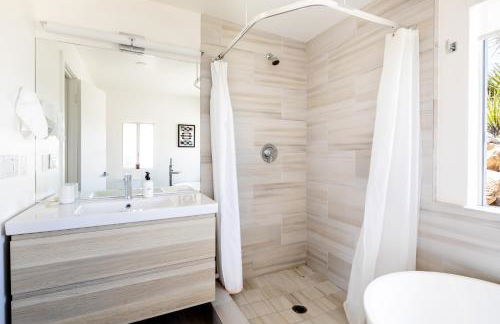 Casa Rocosa I Midcentury Home on 5 Private Acres Near Park - Foto 24