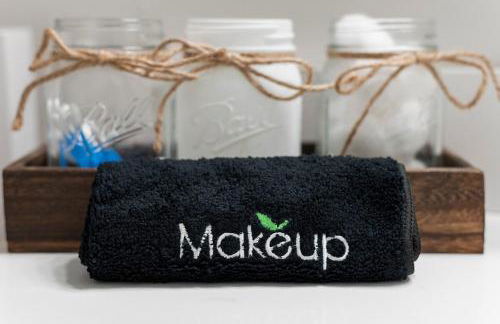 Chic 4BR Home Hot Tub Game Room - Foto 14