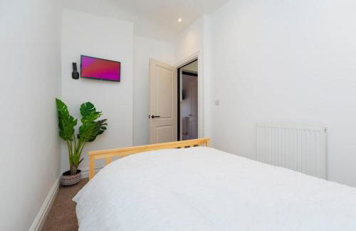 Sleeps 10 House near Bike Park Wales - Photo 16