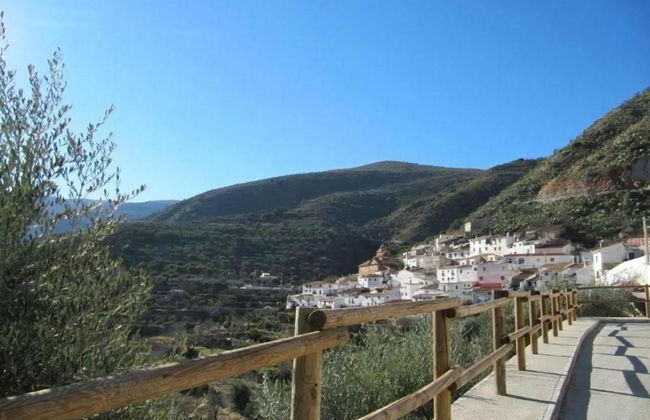 Mountain Getaway in Laroya - Photo 28