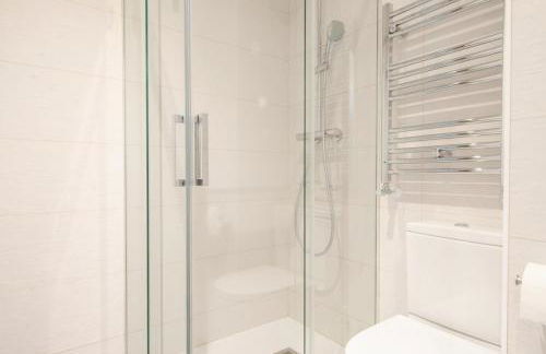 Bright Stylish 2BD 2BTH - CITY CENTRE - Photo 31