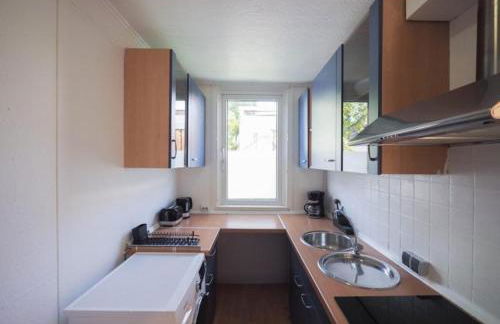 Monteurwohnung-mit-Terrasse-fuer-7-Personen-WLAN-TV-Kueche-Ahrensburg-Naehe-Hamburg-AGRP1204 - Foto 9