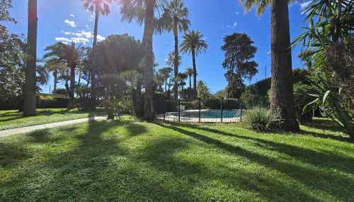 Le Week Riviera III -3 étoiles-Plage du midi-Grande terrasse-Piscine-Cannes- Palais des Festivals - Foto 3, Garden, Garden view