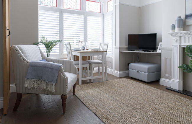 The Grove Apartment With Free on Street Parking - Foto 30