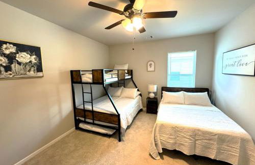 The Modern and Stylish Hangout Hub by LSU - CB1022 - Foto 8