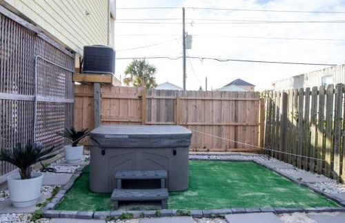 4Br 3bath Dog Friendly Ocean View Hot tub Elevator - Photo 9