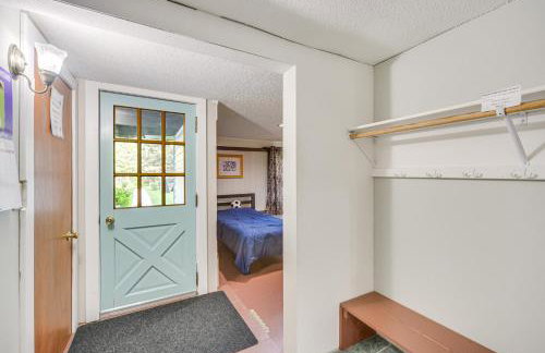 Lakefront Family Retreat with Private Dock! - Foto 22