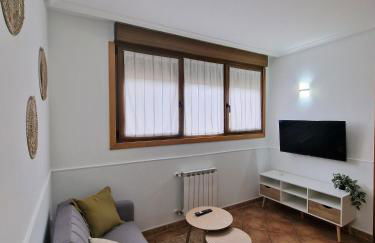 Apartamento familiar con jardín y parking privado - Foto 4