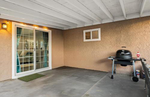 Entire Private House with Gated Yard, Garage, 4-Beds, Golf, Mira Mesa, 3 Bedrooms 2 Bathrooms, Available Now - Photo 4
