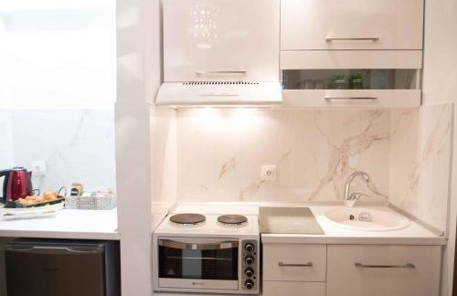 Tranquil Infinity Pool Getaway (private jacuzzi and steam bath, pool, garden, sea and city views) - Foto 10