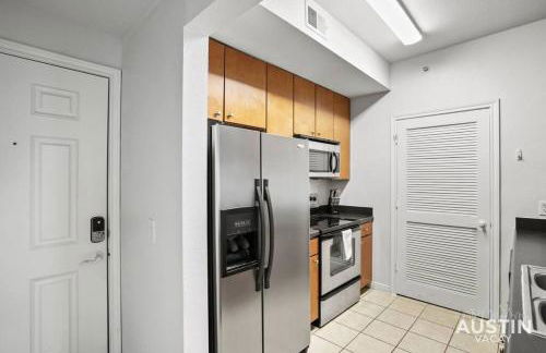 Spiral Stairs to Loft Bedroom Balcony with Shade - Foto 14