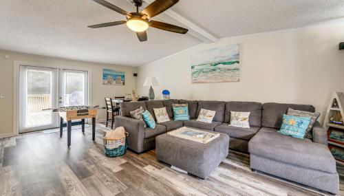 7 Mi to Beach! Sneads Ferry Family Home with Hot Tub - Foto 5