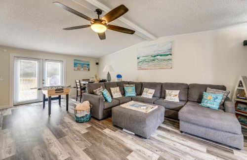 7 Mi to Beach! Sneads Ferry Family Home with Hot Tub - Foto 5