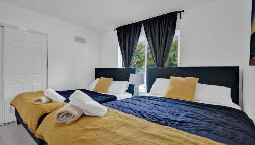 Central Stunning Villa with Heated Pool Cabana - Foto 3