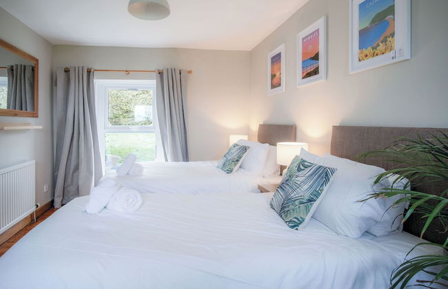 Hill House - 4 Bedroom - Llanrhidian - Photo 8