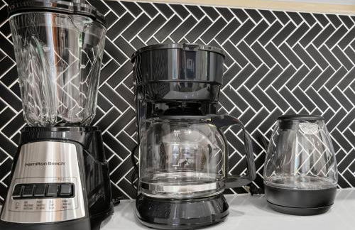 LUX Retreat Home with Yard - Foto 54