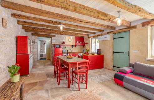 Gorgeous Apartment In Zminj With Wifi - Photo 14