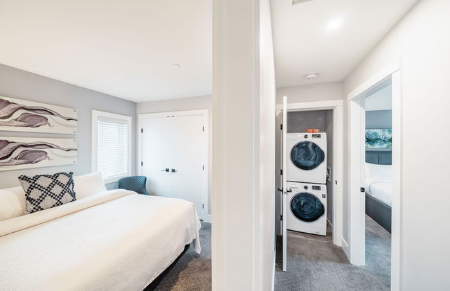 Sunrise Ridge Waterfront Resort - Photo 5