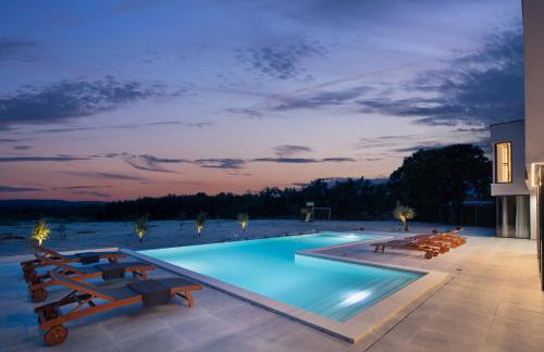 Villa KM 5 Bedroom with pool and garden - Foto 21