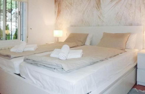 Awesome Home In El Rafol D'almunia - Foto 19