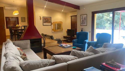 Chalet con piscina vistas y salida a parque natural - Foto 5