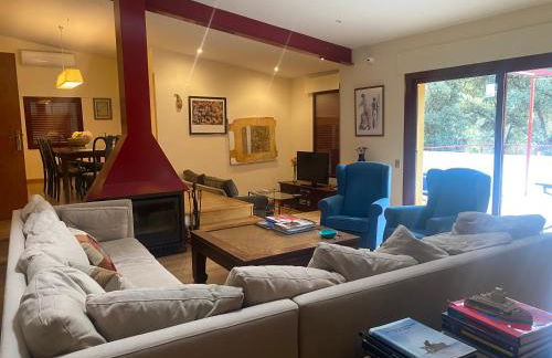 Chalet con piscina vistas y salida a parque natural - Foto 5