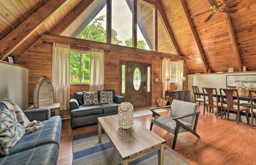 A-Frame Cabin with Hot Tub, Walk to Kentucky Lake! - Foto 3