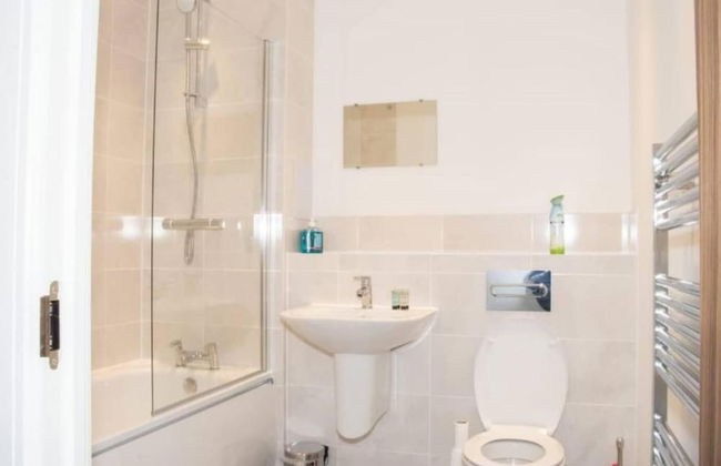 TMS Beautiful 2BR Apartment! Ensuite! Lakeside - Photo 9