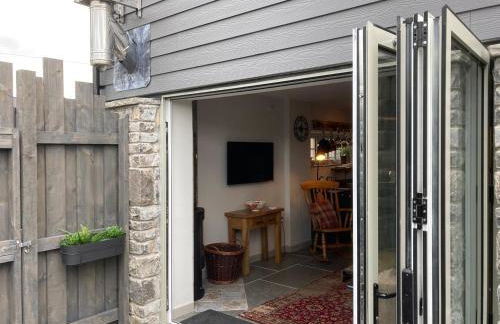 Great country-style house with a courtyard - Photo 10