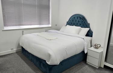 Spacious 3 Bed House with Garden,On-site Free Parking,WIFI - Foto 10