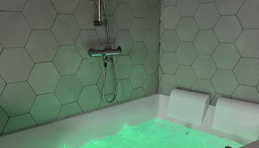 Studio POP avec Balnéo en centre-ville - Foto 2