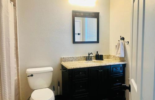 6 Bedroom Home with Pool, Centrally Located - Foto 26