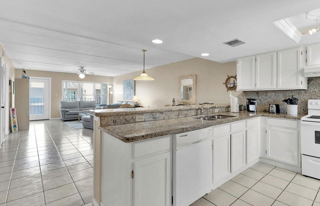 Beachfront Convenience w/o the Beachfront Price! - Foto 7