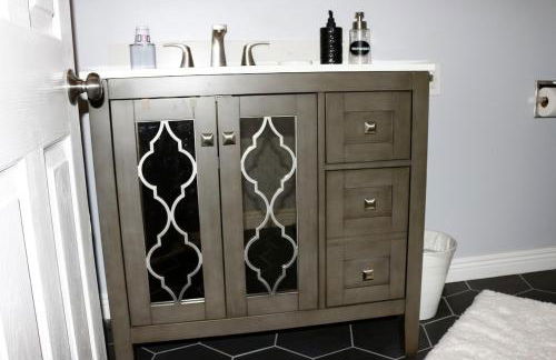 Modern 2 BR 2BA Biz Friendly Duplex with Fast Wi-Fi and Workspaces - Foto 43