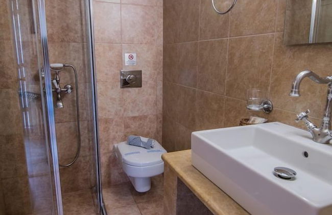 Niriides Hotel & Apartments - Photo 38