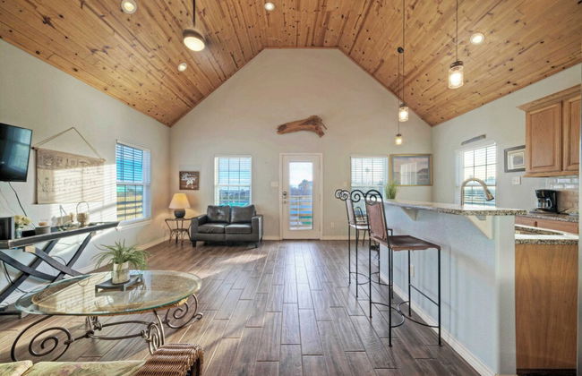 Balcony w/ Bay View Shared Pool + Boat Dock Fat Flounder by Avantstay - Foto 3