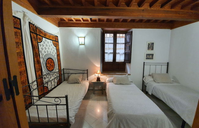 Vista Alhambra Apartamentos - Photo 14