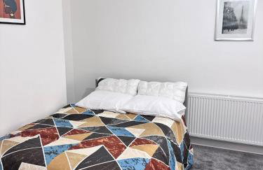Modern 4 Bedroom House Sleeps 10 Free Parking Liverpool - Foto 29