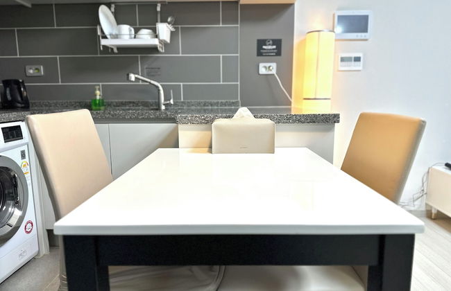 The November Stay In Landmark - Photo 63