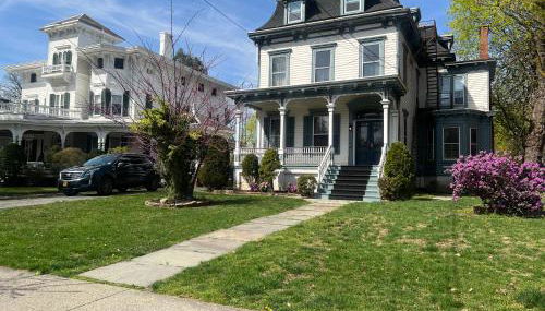 1 Br Private Victorian Apt in convenient City location on half acre sleeps 4 - Foto 2